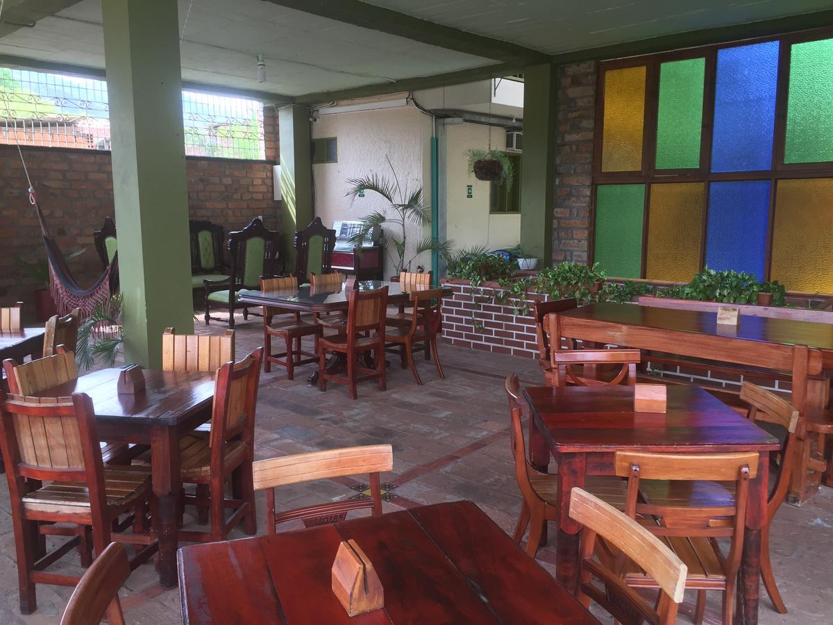 Hosteria De La Plaza Menor سانتا في دي أنتيوكيا المظهر الخارجي الصورة